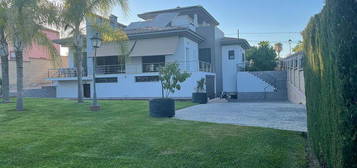 Chalet en Palomares del Río