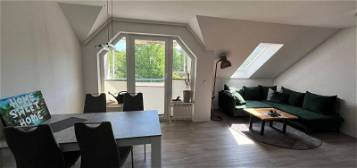 Geschmackvolle, gepflegte 3-Zimmer-DG-Wohnung mit gehobener Innenausstattung mit EBK in Salzgitter-Thiede