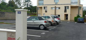 Niort, très beau studio meublé, avec parking