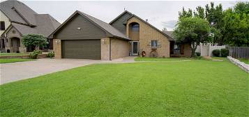 3624 Willow West Dr, Woodward, OK 73801