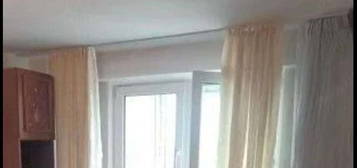 inchiriez apartament cu 2 camere zona piata Resita, Straja