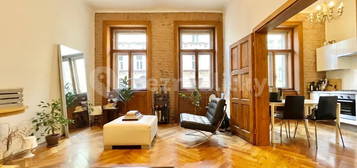 Pronájem bytu 2+1 65 m², Přibyslavská, Praha