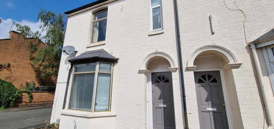 5 bedroom terraced house