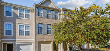 15724 John Diskin Cir, Woodbridge, VA 22191