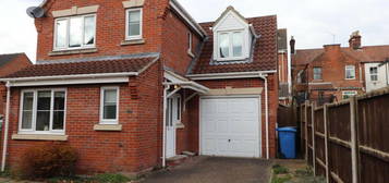 3 bedroom detached house