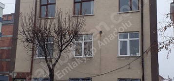 EMLAKYAP'TAN MENGENE MAH. KARAMAN CADDE ÜZERİ SATILIK 2+1 DAİRE