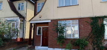 4 bed semi-detached house to rent