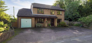 4 bed detached house for sale