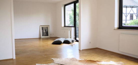 80m² SCHÖNER WOHNEN: 2,5 RAUM - RATINGEN - PARKETT - EINBAUKÜCHE - MODERN - BALKON