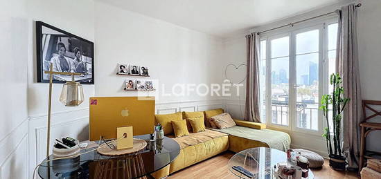 Appartement Courbevoie 3 pièce(s) 54.48 m2