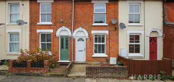 Terraced house to rent in Lisle Road, Colchester, Essex CO2