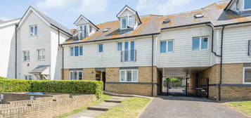 2 bedroom ground floor flat for sale