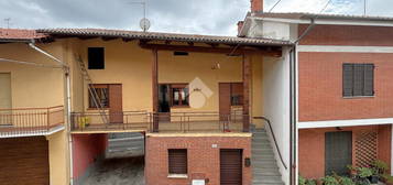 CASA DI CORTE A COSSANO CANAVESE