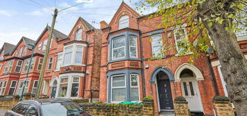 8 bedroom terraced house