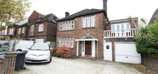 6 bedroom semi-detached house for sale