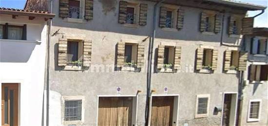 Appartamento all'asta via della Chiesa , 5, Verona
