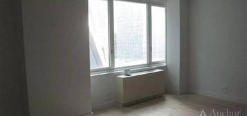 322 W  57th St #20Q, New York, NY 10019