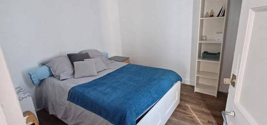 Appartement 2 pièces proche Paris 17e et transports