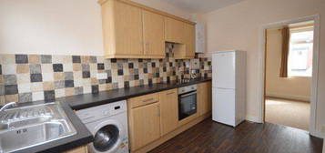 2 bed terraced house to rent