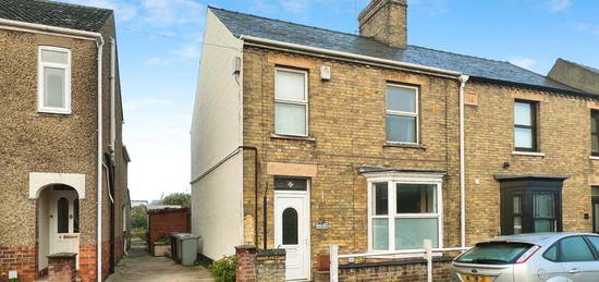 4 bedroom semi-detached house