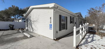 830 Lincoln St, Lander, WY 82520