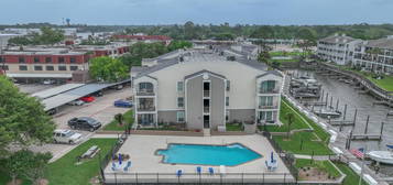 114 Yacht Club Ln Unit 114, El Lago, TX 77586