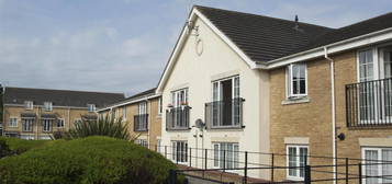 Flat to rent in Coleridge Way, Borehamwood WD6