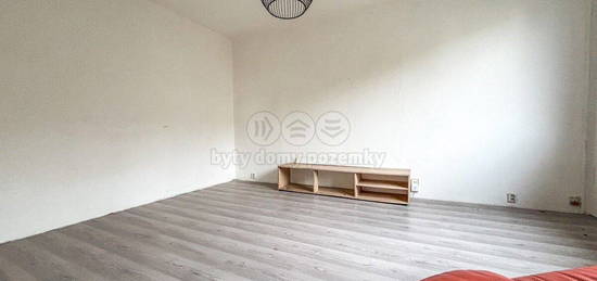 Byt 1+1, 35 m², Krupka, 417 42