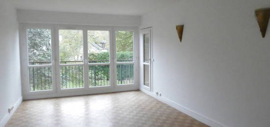 Appartement  à louer, 3 pièces, 2 chambres, 74 m²