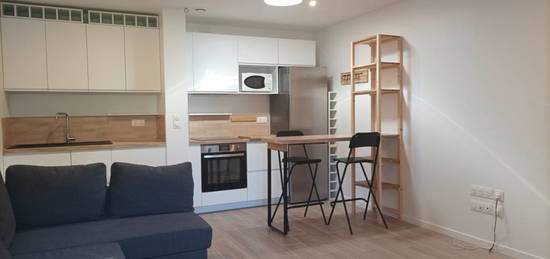 Exclusivité Blot Immobilier - A louer Nantes Dalby - maison T2 meublée 39.05 m² - Jardin - Parking