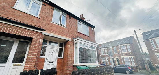 Property to rent in Johnson Road, Nottingham NG7