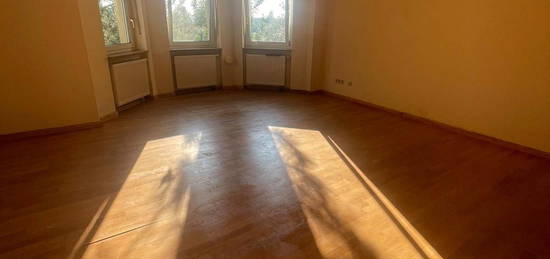 4 Zimmer Wohnung in Benckiserstaße