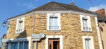 Maison de ville en pierre 90 m2 4 pièces