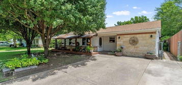 1213 Joly St, Ennis, TX 75119