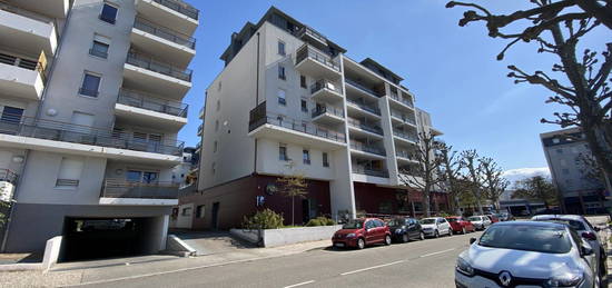 Spacieux 4 pièces meublé avec terrasse et parking