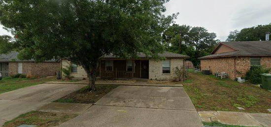 2422 Pecan Ridge Dr, Bryan, TX 77802