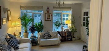 Maisonette to rent in Ewell Road, Surbiton KT6