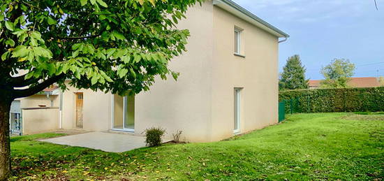 Maison familiale lumineuse avec jardin et grand garage