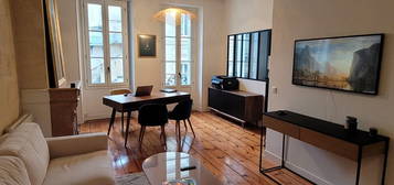 Hôtel de Ville - à vendre appartement 3 pièces - Charme de l'ancien