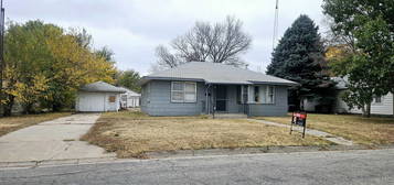 802 Madison St S, Plainville, KS 67663