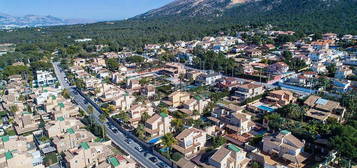 Chalet en avenida Estocolmo en Rincón de Loix, Benidorm