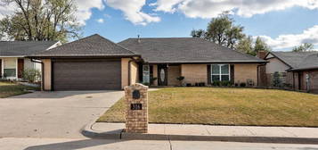 316 W Grand Teton Ct, Yukon, OK 73099