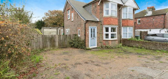 2 bed semi-detached house for sale