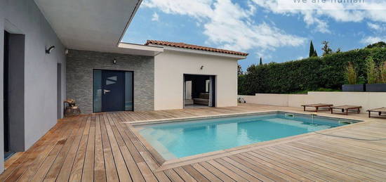 Villa 7 pièces 217 m²