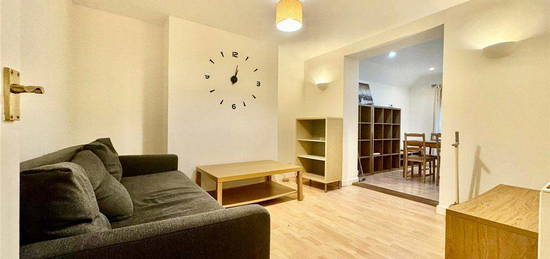 Flat to rent in Minford Gardens, London W14