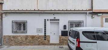 Casa en Barrio de Zaidín, Granada