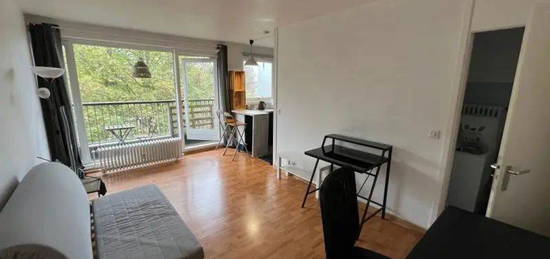 Studio meublé avec balcon à 5mn à pied de l'Université de Rennes - Campus beaulieu