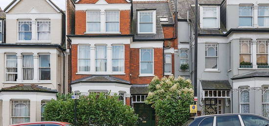 Terraced house to rent in Alexandra Park Road, London N10