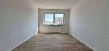 Ihr neues IMMOBILIEN QUARTIER: Erstbezug nach Sanierung! 3 Zimmer Wohnung in Feldrandlage