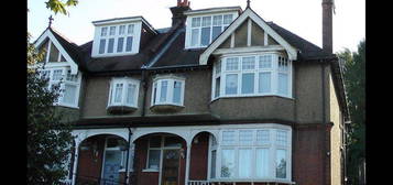 Flat to rent in Beechwood Road, South Croydon CR2